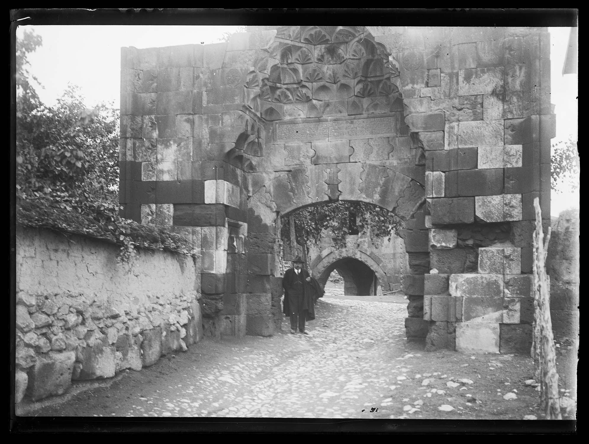 Face extérieure de la porte d'entrée